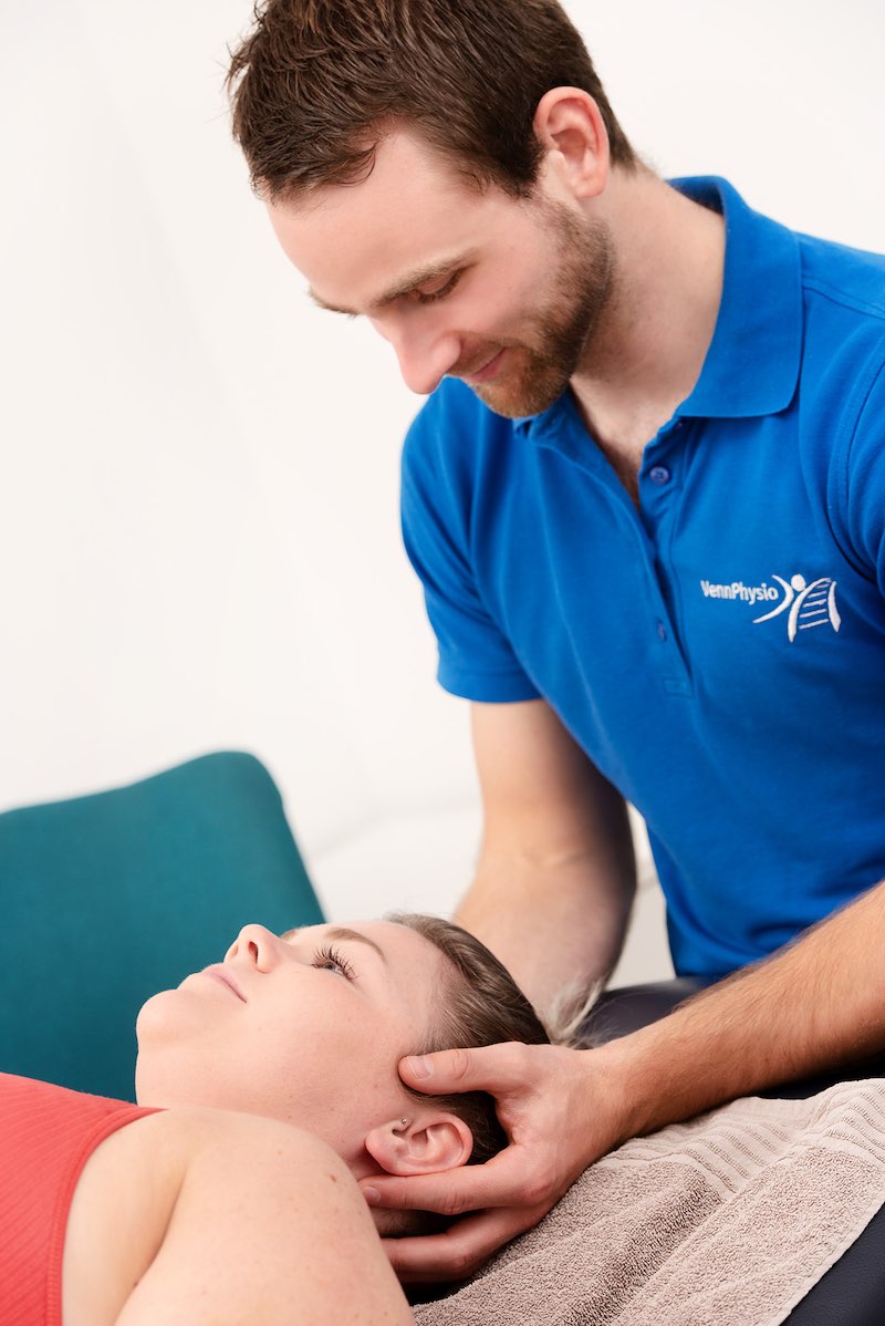 Osteopathie HWS Behandlung in Brüggen